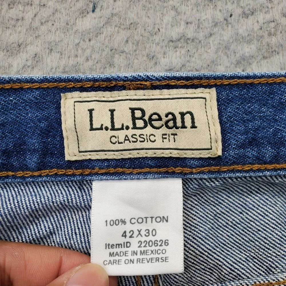 L.L. Bean Jeans Mens 42x30 Blue Denim Classic Fit Straight Leg Streetwear Grunge